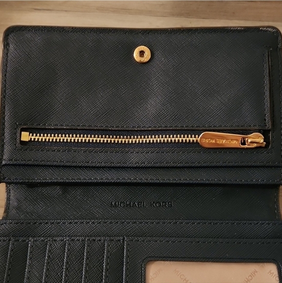 Michael Kors Navy Blue Wallet - Picture 9 of 11